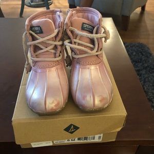 Sz 8M Sperry Saltwater Blush boot